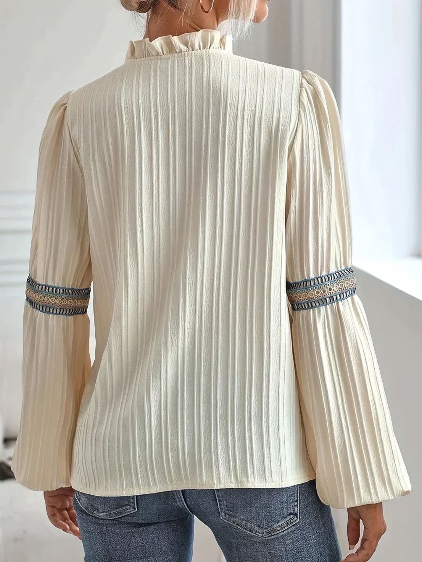 Verzierte Bluse mit Puffärmeln