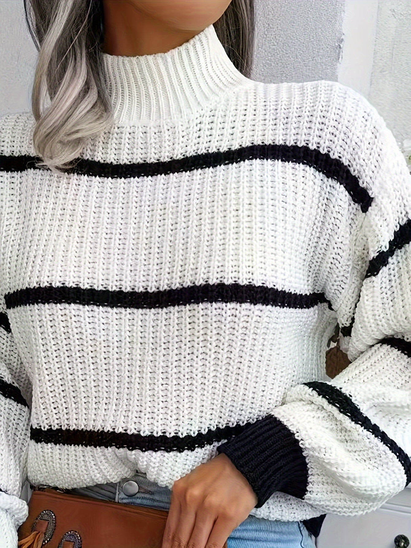 Damen Rollkragenpullover – Weiß Gestreift mit Rippdetails, Klassischer Strick-74366-93e1f7b0-c175-4f81-b005-802e8a3c9d76