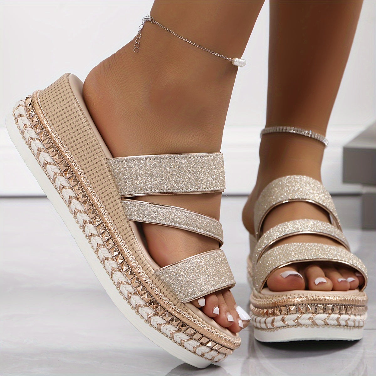 Glamouröse Plateau-Sandalen mit Glitzer