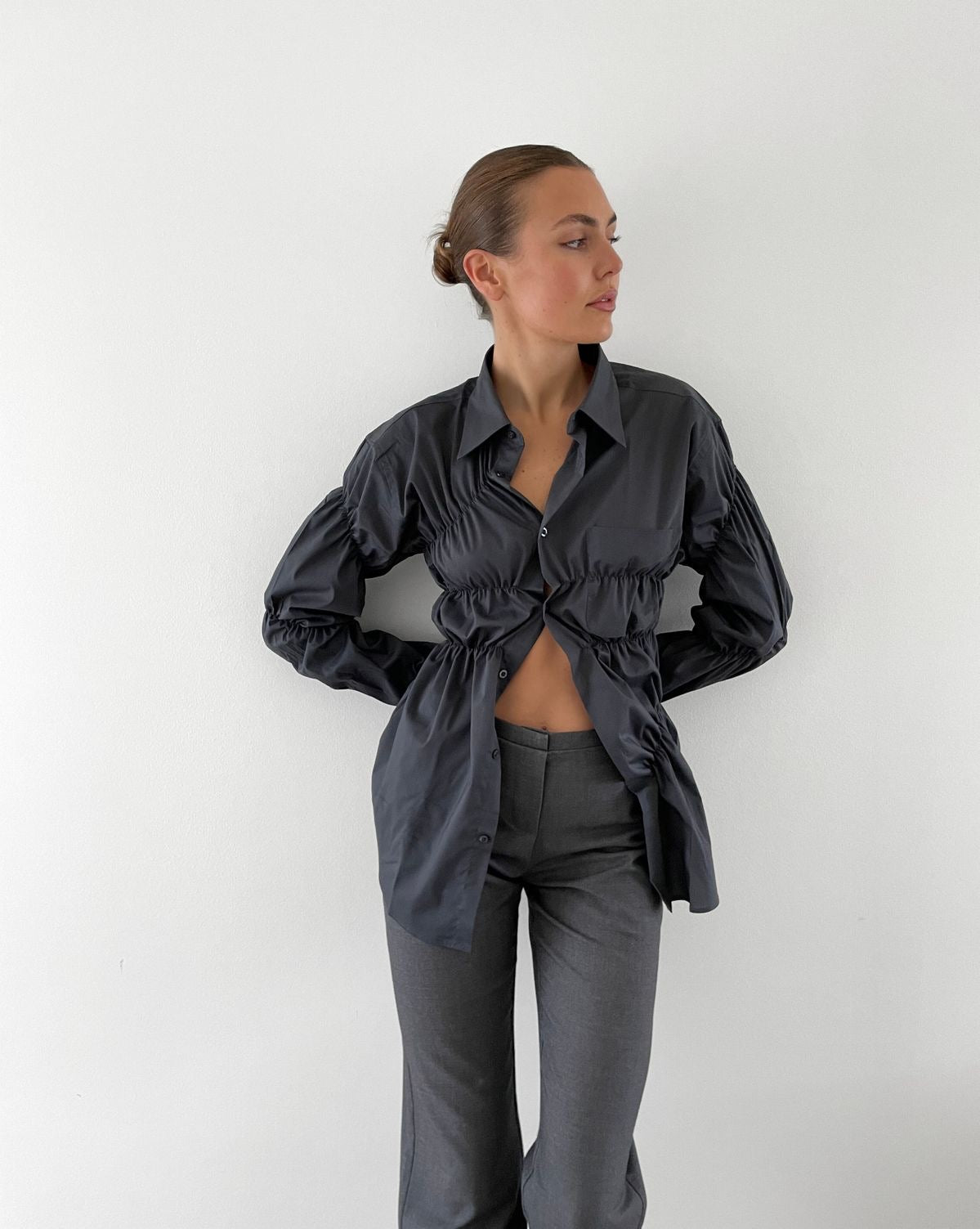 Damen Bluse mit geraffter Taille und Ärmelbündchen – Knopfleiste, Elegante Passform-83304-9fa3686e-fd2c-402f-bea0-5b1cf9b69c28