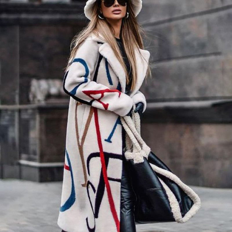 Damen Wollmantel Crème mit Lettering Design, Oversize-Passform, Breiter Kragen, Urban Stil-55072-59499662049623