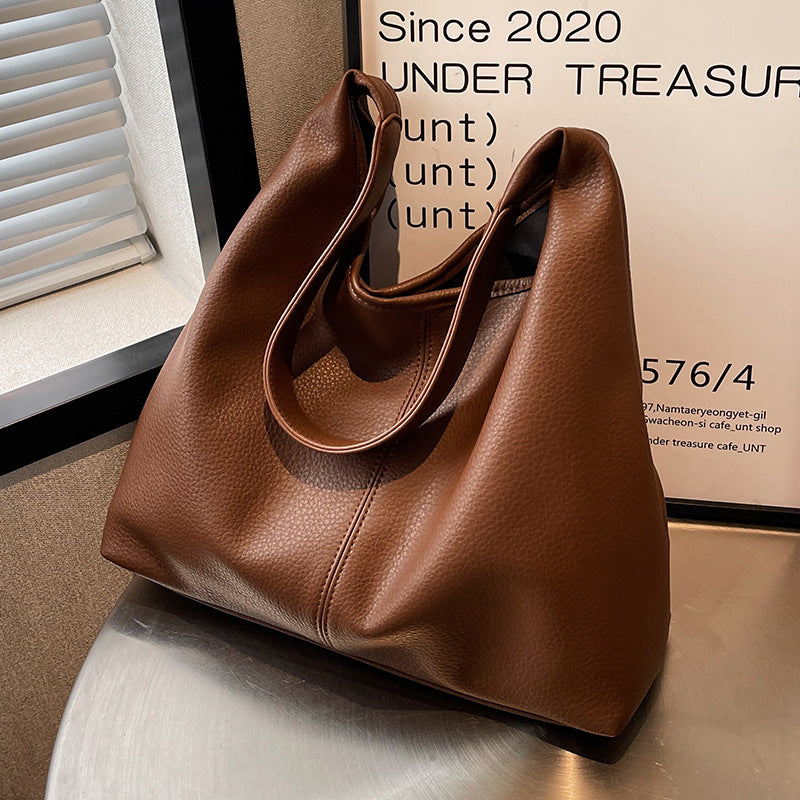 Lässige Hobo Bag mit minimalistischem Design