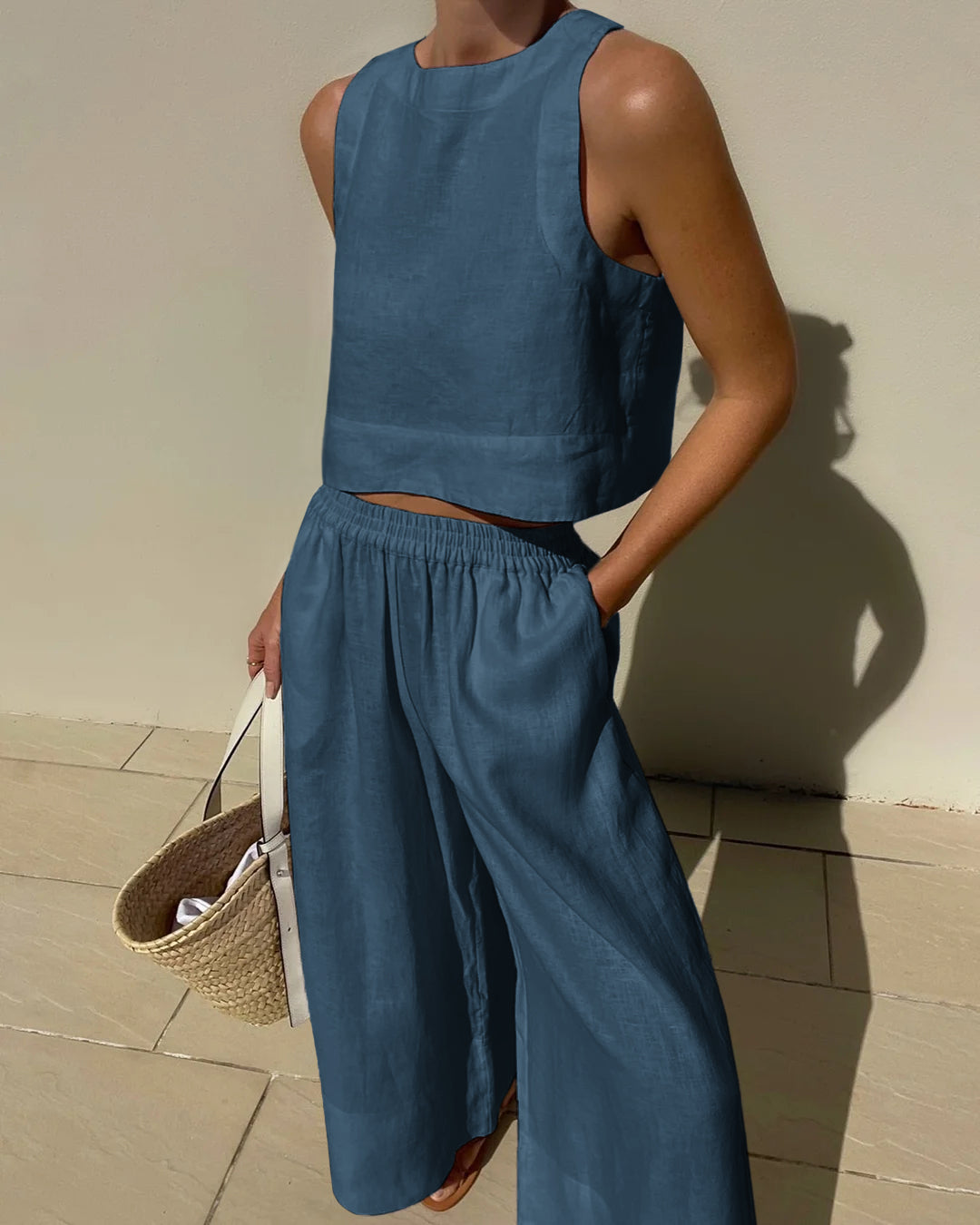 Minimalistisches Set: Top & Wide Leg Hose