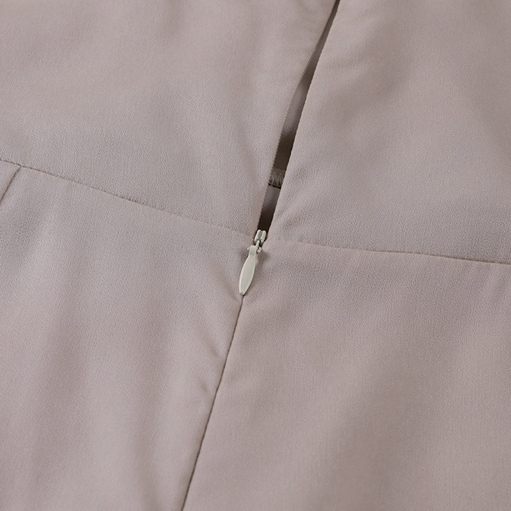 Fließendes Kleid mit Schlitz