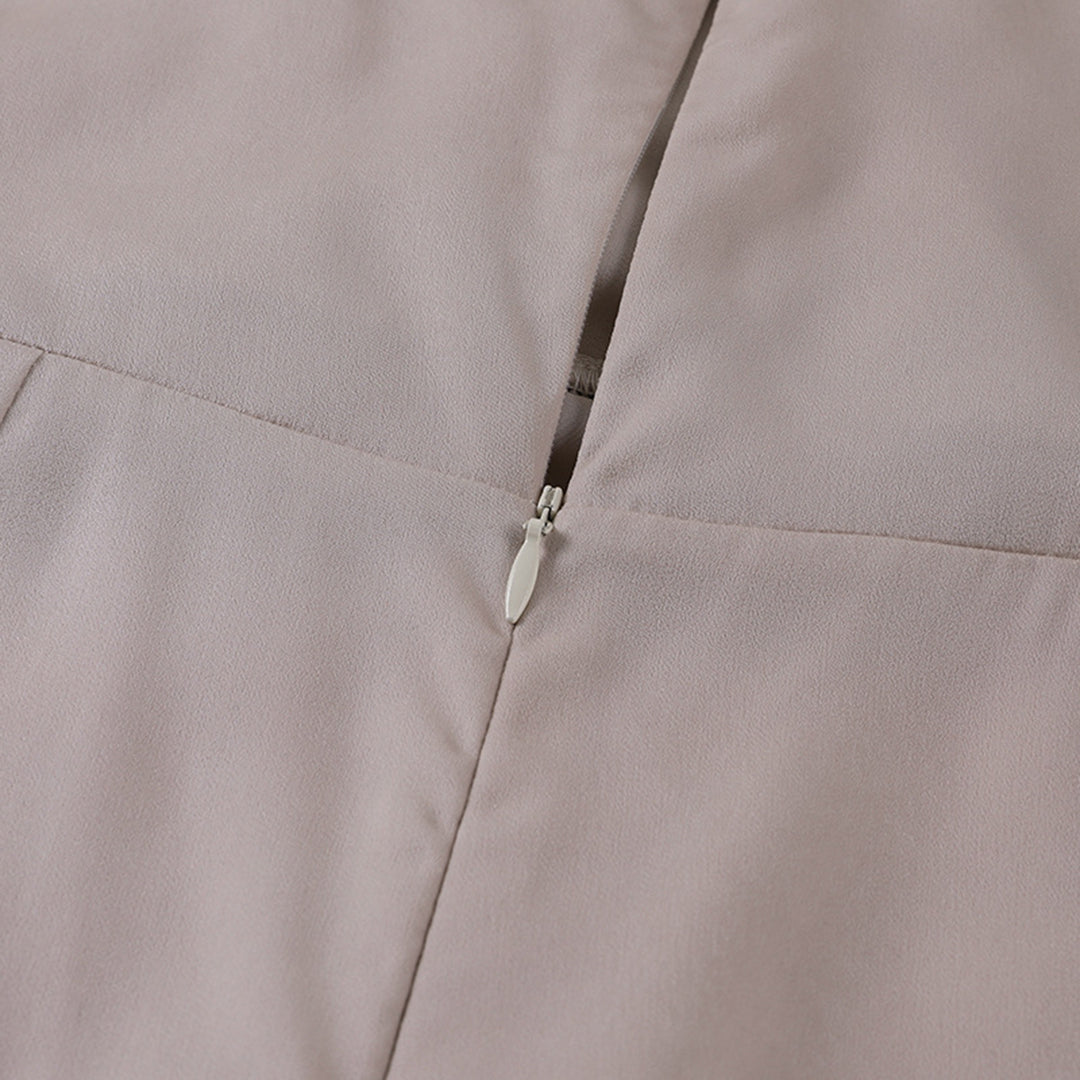 Fließendes Kleid mit Schlitz