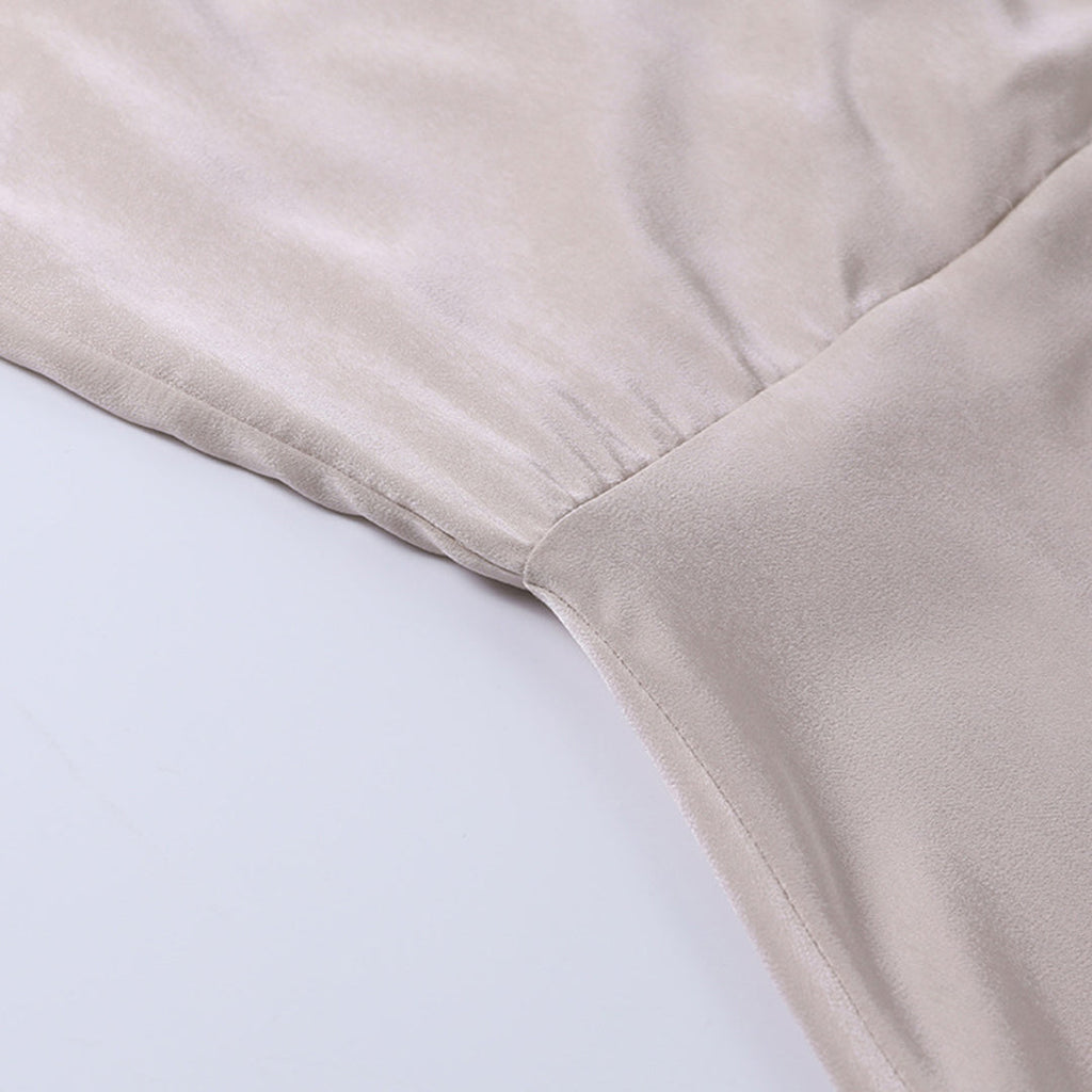 Fließendes Kleid mit Schlitz