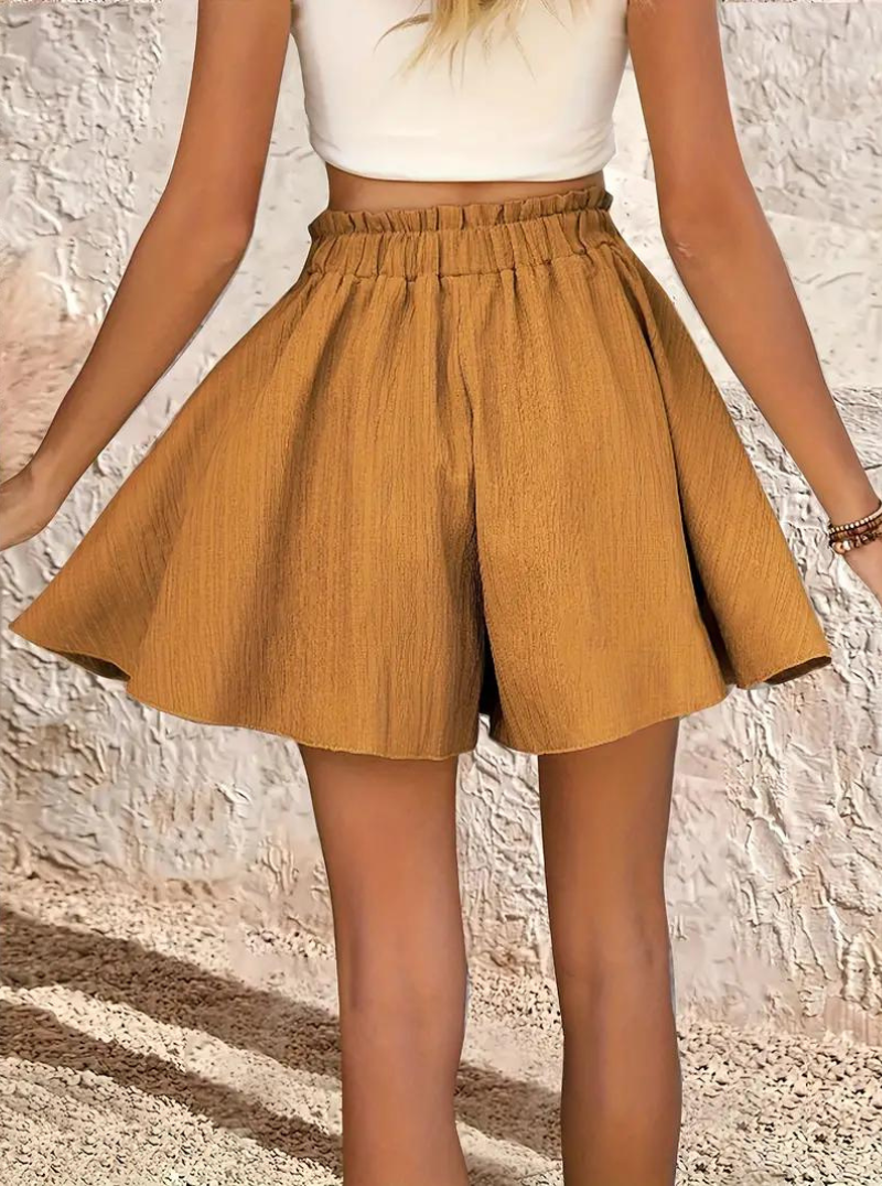 Fließende High-Waist Shorts mit Textur