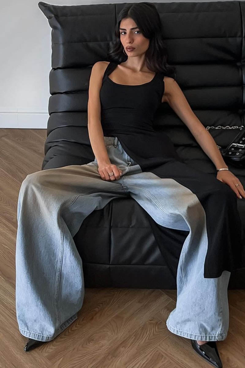 Minimalistisches Kleid/Top mit Schlitz-Detail