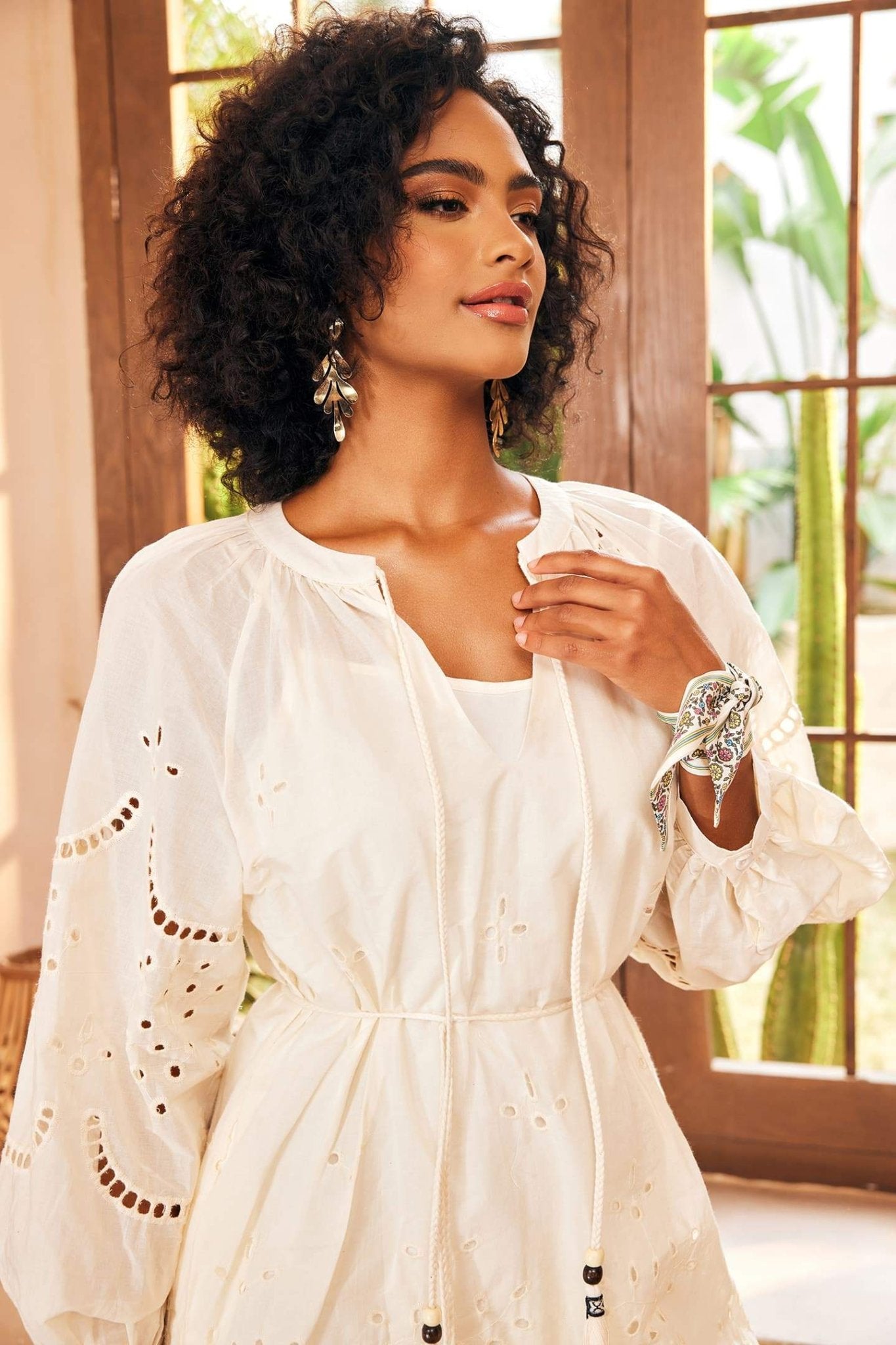 Boho-Chic Midikleid mit Stickerei-Details