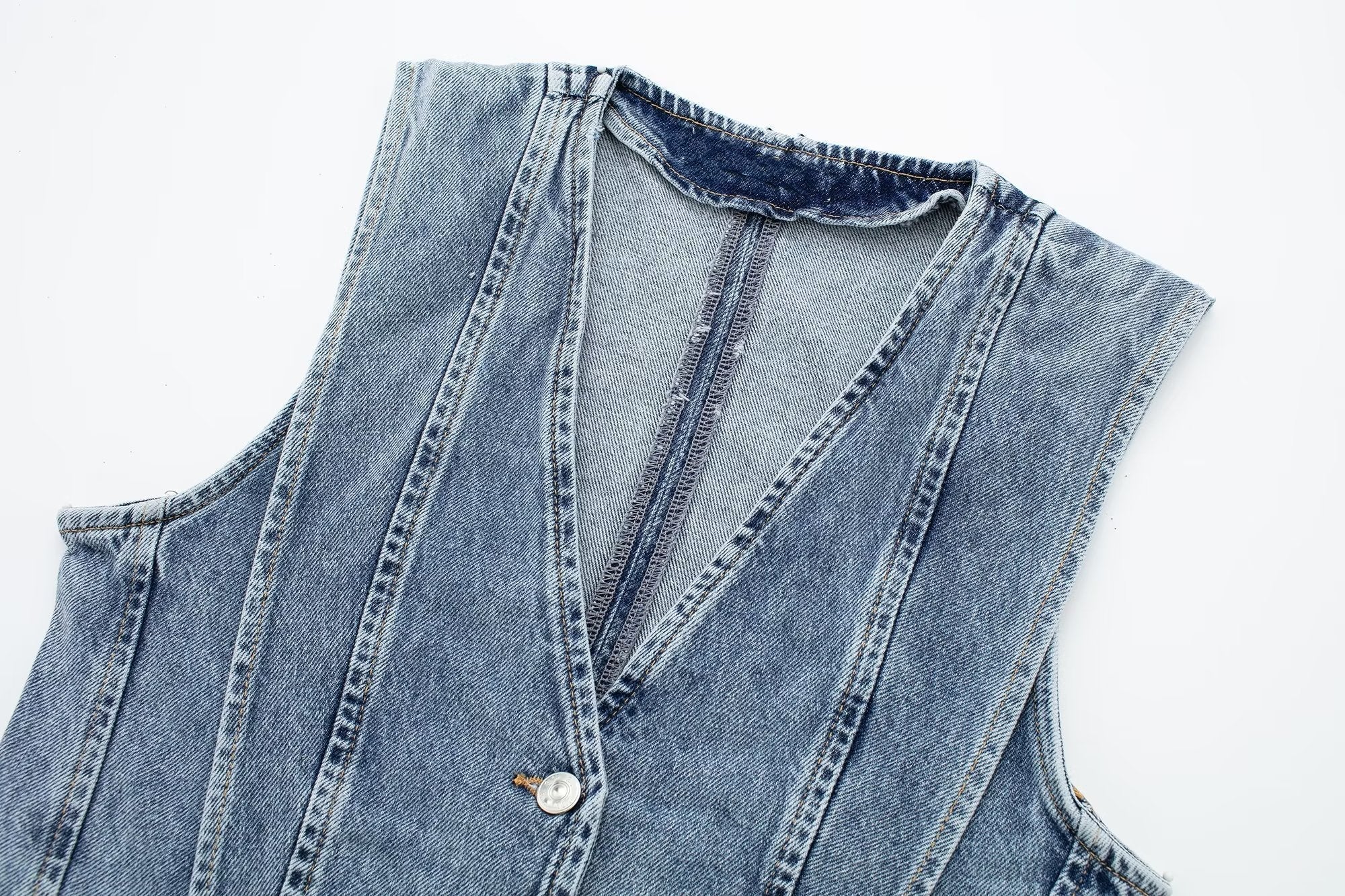 Taillierte Denim Weste mit V-Ausschnitt