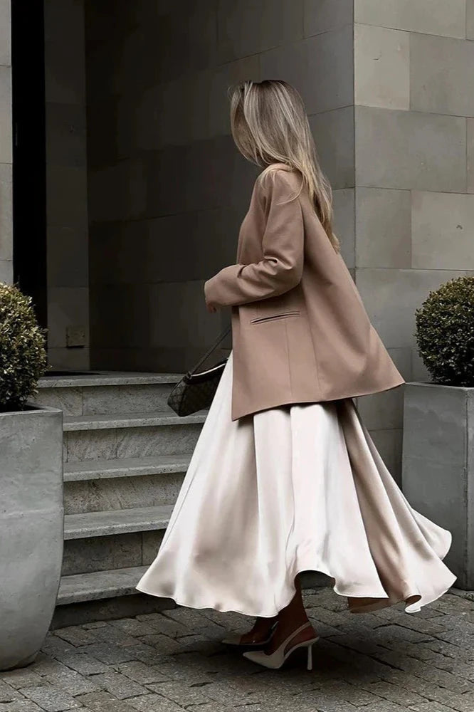 Fließender Rock mit hohem Bund