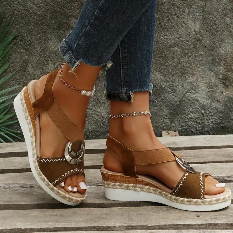 Wedge Sandalen mit gewebter Detail