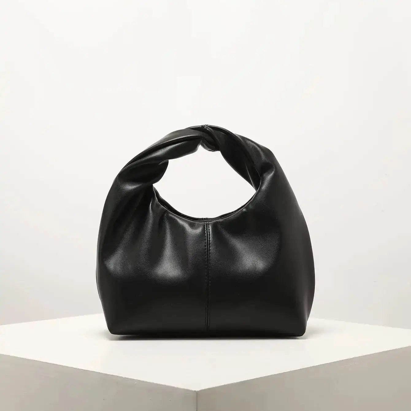 Elegante Handtasche mit Knotendetail