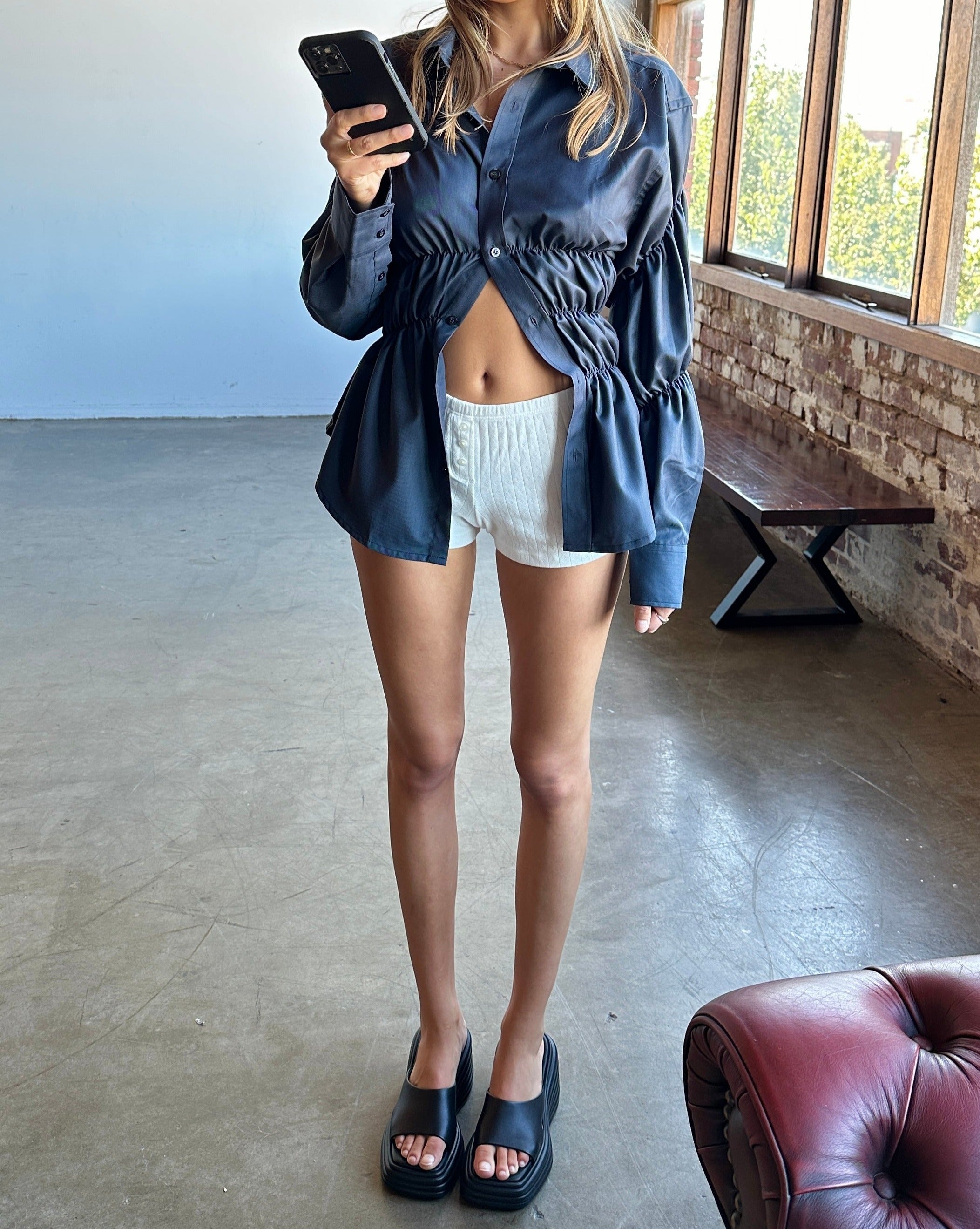 Damen Bluse mit geraffter Taille und Ärmelbündchen – Knopfleiste, Elegante Passform-83304-ea294912-2ae2-46af-9053-fa2ccfc5a17c