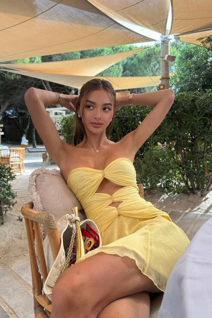 Damen Kleid Gelb mit Cutout-Design, Transparenz-Ärmeln, Fließend-83601-eac6beda-1144-4edd-b3b9-e1c3f31f8a55