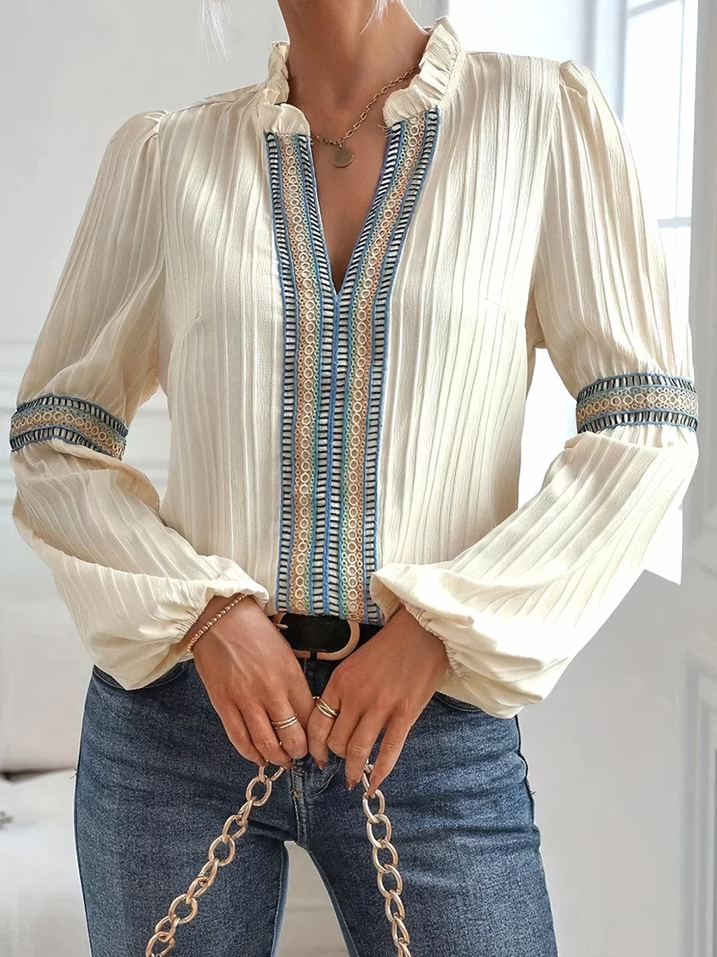 Verzierte Bluse mit Puffärmeln