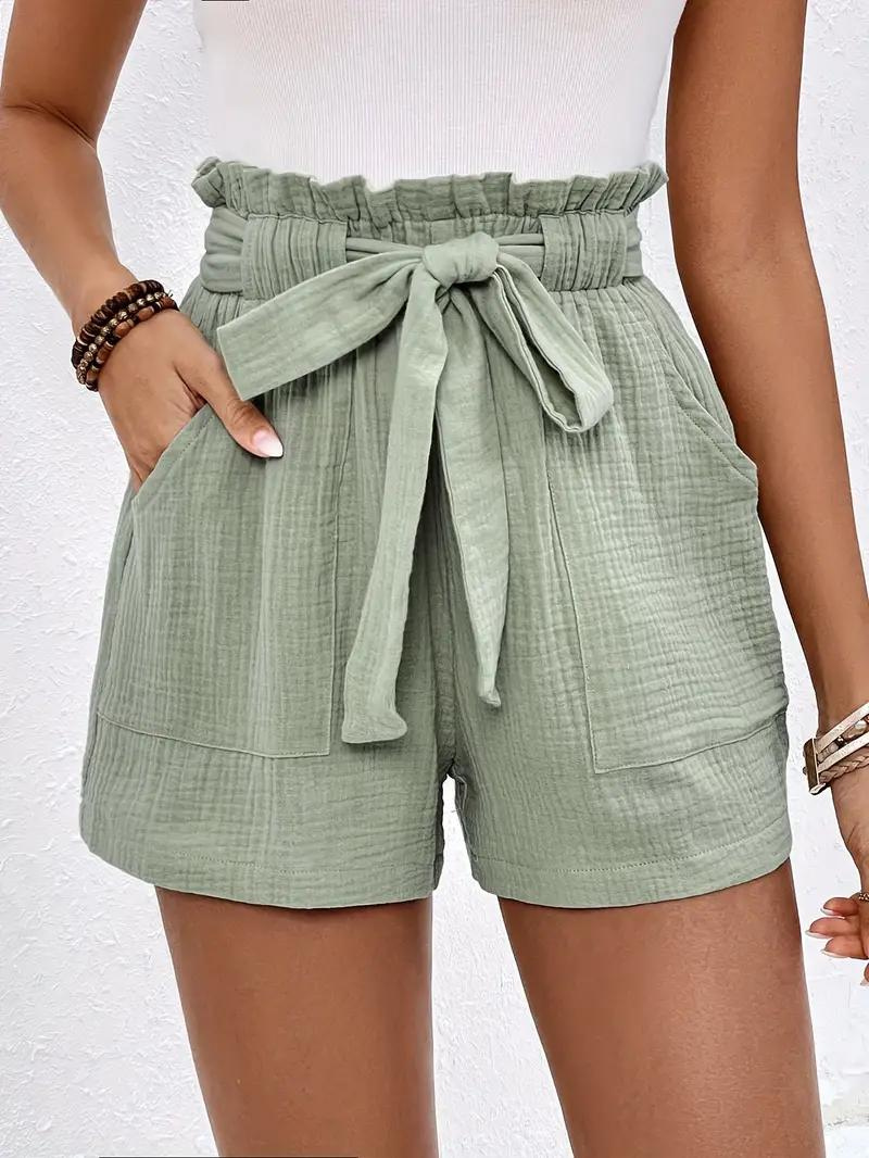 Taillenhohe Shorts mit Bindegürtel